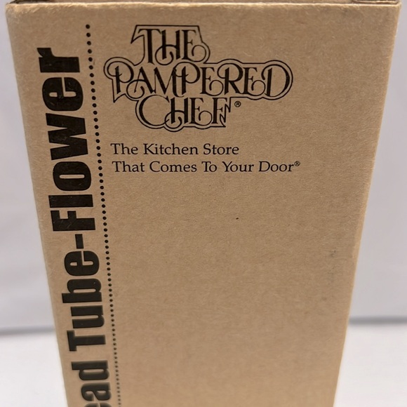 The Pampered Chef Antique Valtompia Bread Tube Flower NEW In Box - Picture 6 of 6